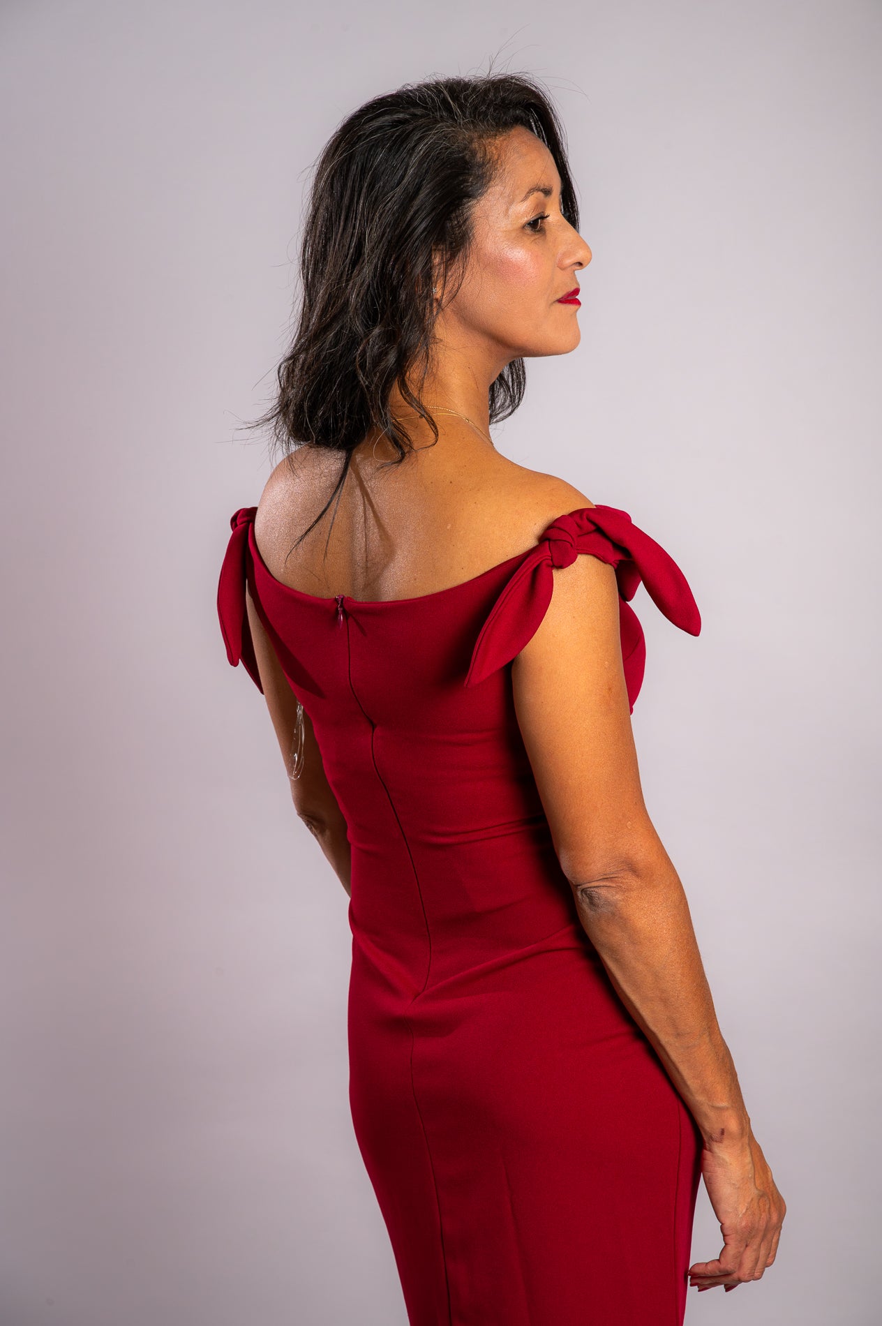 Robe avec nœud sur les épaules